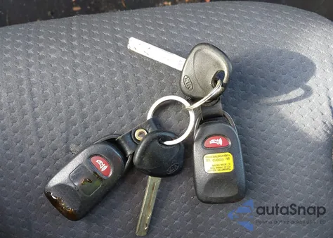 2013 Kia Sorento Lx from USA, damaged, VIN 5XYKT3A68DG380595